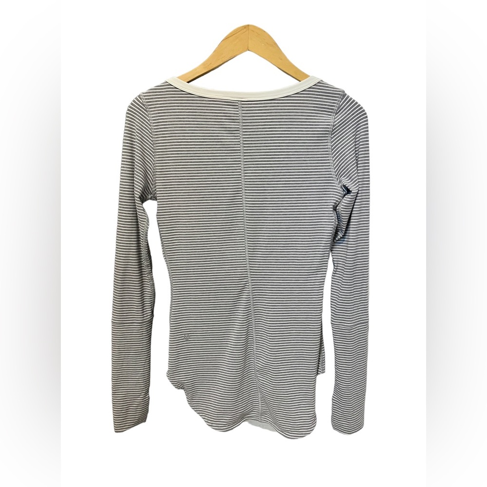 Lululemon Awesoma Henley Hyper Stripe Heathered Slate Ghost Size 4 - Picture 2 of 8